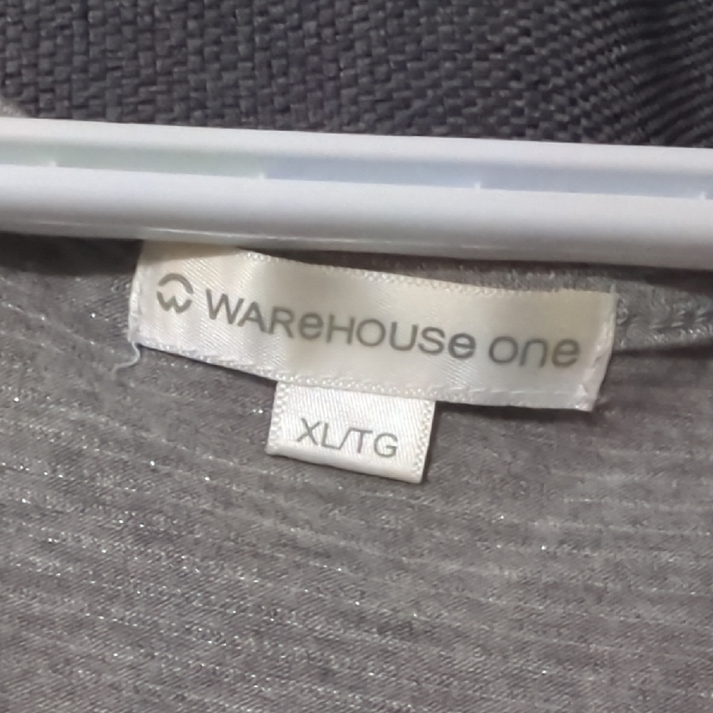 Warehouse Light Gray V-Neck Short Sleeve Top - Picture 2 of 2